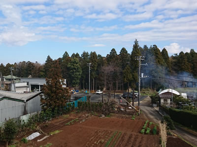 駐車場、倉庫